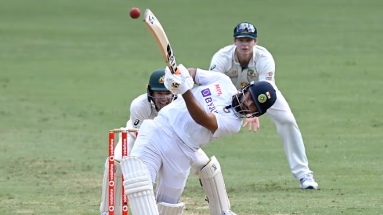 പ്രതിരോധം...ആക്രമണം...അതിജീവനം; ഗാബയില് ചരിത്രം കുറിച്ച് ഇന്ത്യ, പരമ്പര പ്രതിരോധം...ആക്രമണം...അതിജീവനം; ഗാബയില് ചരിത്രം കുറിച്ച് ഇന്ത്യ, പരമ്പര