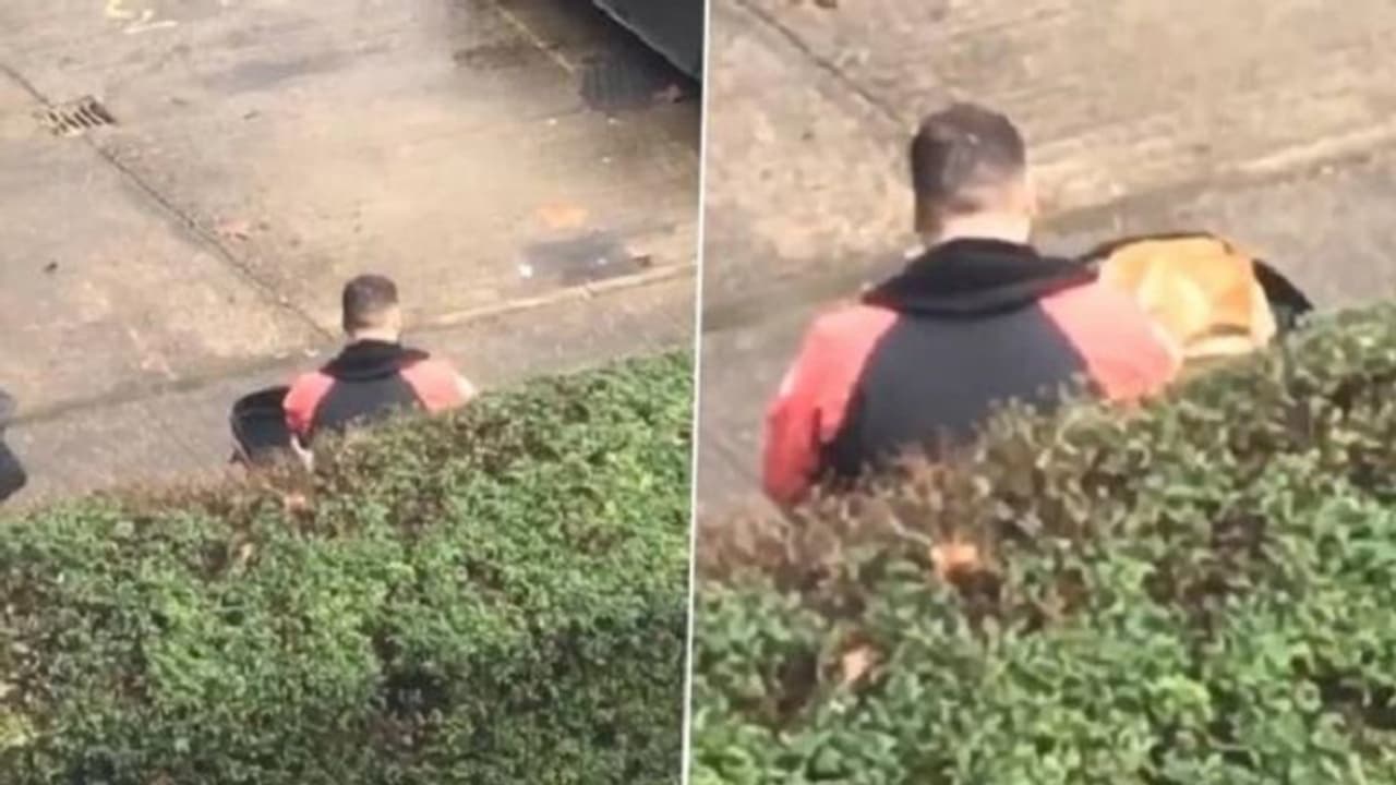 ఆర్డర్ క్యాన్సిల్ చేసి.. ఆరగించేశాడు.. వైరలవుతున్న డెలివరీ బాయ్ వీడియో ఆర్డర్ క్యాన్సిల్ చేసి.. ఆరగించేశాడు.. వైరలవుతున్న డెలివరీ బాయ్ వీడియో