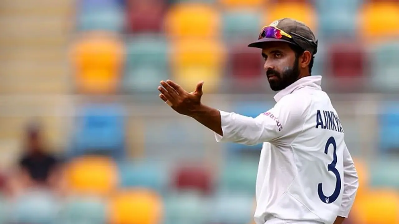 ഇന്ത്യയില് തിരിച്ചെത്തിയ രഹാനെക്ക് നായകനൊത്ത വരവേല്പ്പ് വീഡിയോ ഇന്ത്യയില് തിരിച്ചെത്തിയ രഹാനെക്ക് നായകനൊത്ത വരവേല്പ്പ് വീഡിയോ