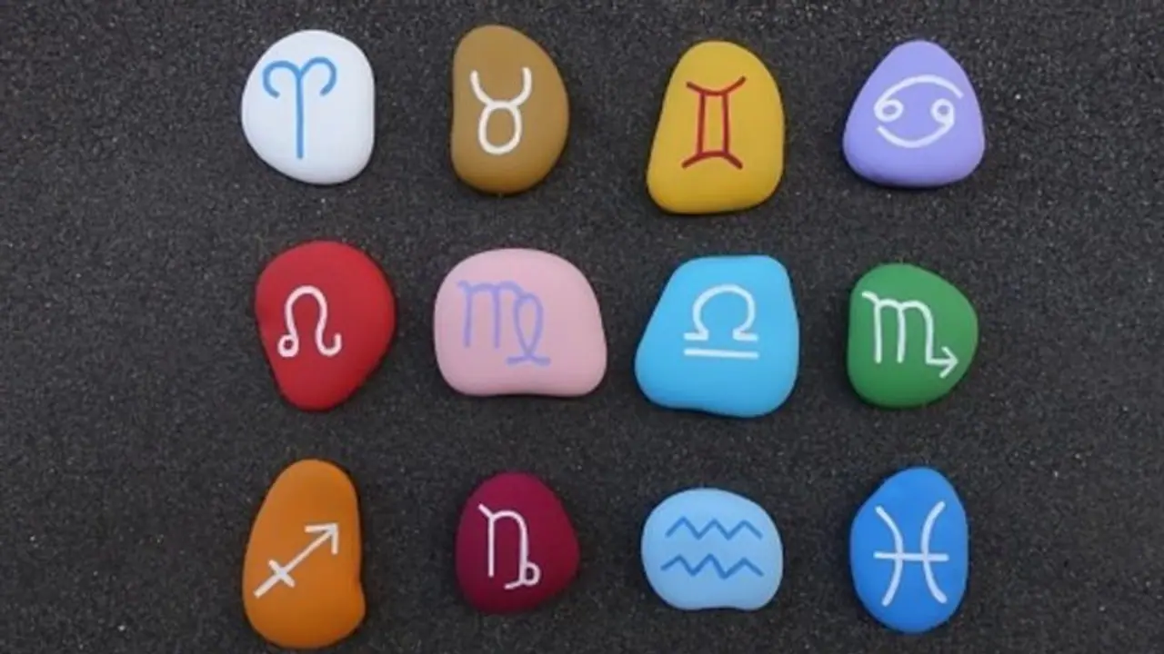 Daily Horoscope: সোমবারে ৪ রাশির প্রেমে সফলতা পাওয়ার সম্ভাবনা, দেখে নিন আজকের রাশিফল Daily Horoscope: সোমবারে ৪ রাশির প্রেমে সফলতা পাওয়ার সম্ভাবনা, দেখে নিন আজকের রাশিফল