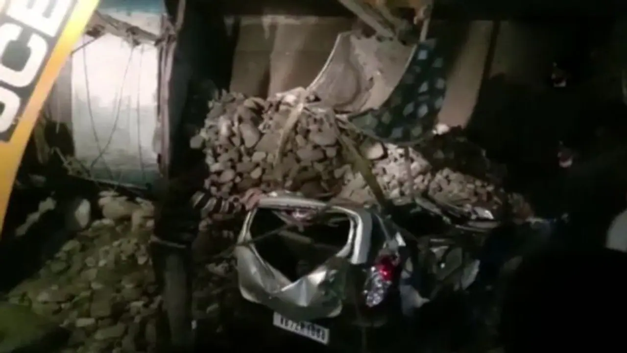 West Bengal: Road accident due to fog claims 13 lives in Jalpaiguri; PM Modi announces ex gratia West Bengal: Road accident due to fog claims 13 lives in Jalpaiguri; PM Modi announces ex gratia