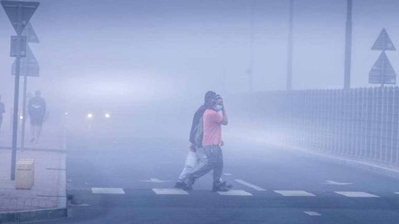 യുഎഇയില്‍ വിവിധയിടങ്ങളില്‍ കനത്ത മൂടല്‍മഞ്ഞ്; പ്രധാന റോഡുകളില്‍ നിയന്ത്രണം