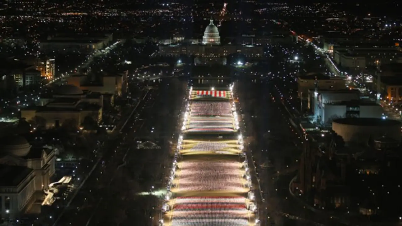 अमेरिका: बाइडेन 35 शब्दों में लेंगे शपथ, सुरक्षा के लिए 25 हजार सैनिकों ने वॉशिंगटन को किले में तब्दील किया अमेरिका: बाइडेन 35 शब्दों में लेंगे शपथ, सुरक्षा के लिए 25 हजार सैनिकों ने वॉशिंगटन को किले में तब्दील किया