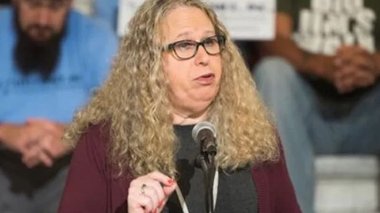 ട്രാന്സ്ജെന്ഡര് ഡോക്ടറെ ആരോഗ്യവകുപ്പ് അസി.സെക്രട്ടറിയാക്കി; ബൈഡന് ഇപ്പോഴേ കയ്യടി... ട്രാന്സ്ജെന്ഡര് ഡോക്ടറെ ആരോഗ്യവകുപ്പ് അസി.സെക്രട്ടറിയാക്കി; ബൈഡന് ഇപ്പോഴേ കയ്യടി...