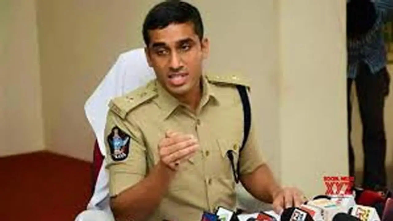 అనూష హత్య ఎలా జరిగిందంటే...: ఎస్పీ విశాల్ గున్నీ వెల్లడి అనూష హత్య ఎలా జరిగిందంటే...: ఎస్పీ విశాల్ గున్నీ వెల్లడి