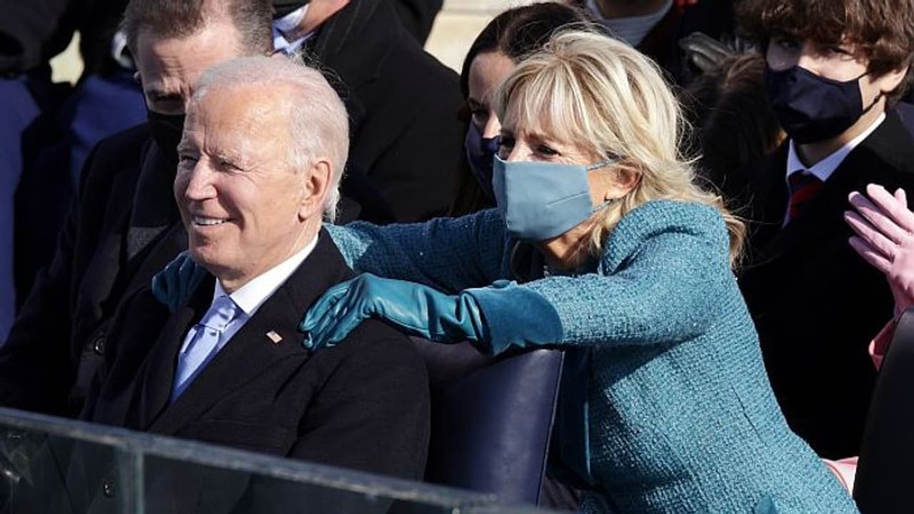 യുഎസ് പ്രസിഡന്റ് ജോ ബൈഡൻ ഇന്ത്യയിലേക്ക് പുറപ്പെടാനിരിക്കെ ഭാര്യക്ക് കൊവിഡ്, ബൈഡന്റെ പരിശോധന ഫലം പുറത്ത് യുഎസ് പ്രസിഡന്റ് ജോ ബൈഡൻ ഇന്ത്യയിലേക്ക് പുറപ്പെടാനിരിക്കെ ഭാര്യക്ക് കൊവിഡ്, ബൈഡന്റെ പരിശോധന ഫലം പുറത്ത്