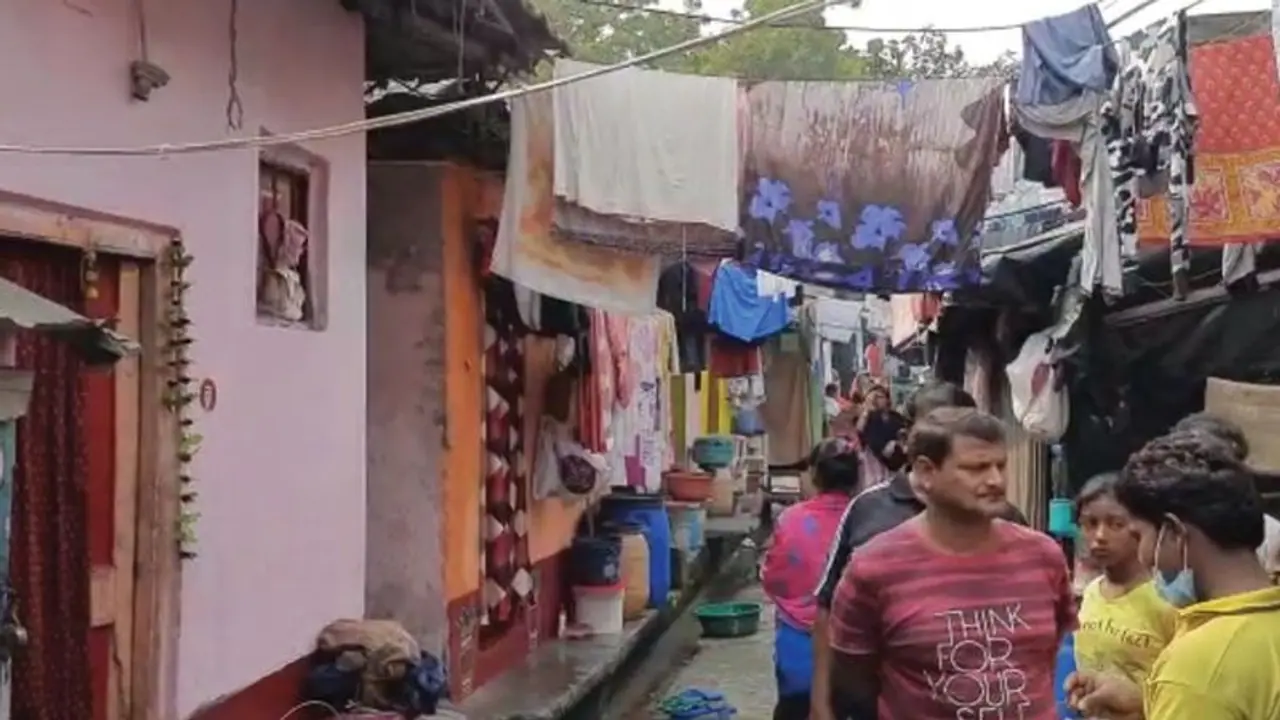 33 year old man found dead inside public toilet with throat slit in Kolkata 33 year old man found dead inside public toilet with throat slit in Kolkata
