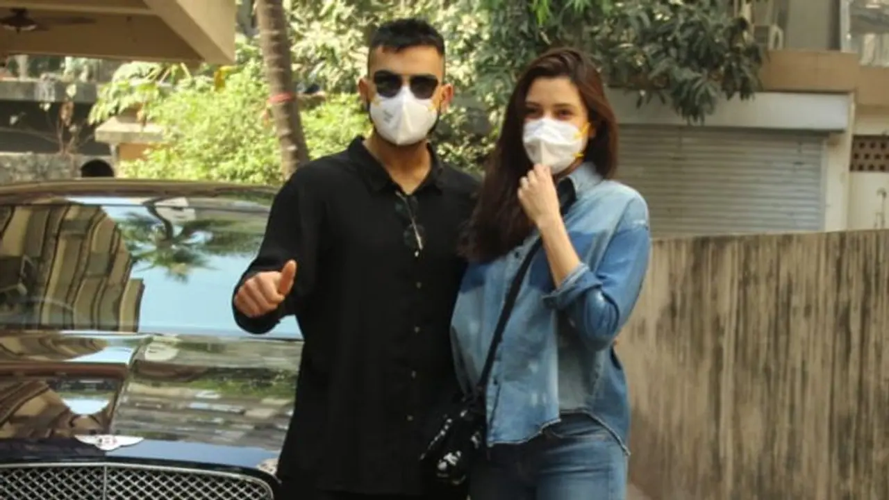 Virat Kohli, Anushka Sharma spotted first time following birth of first child (Watch video) Virat Kohli, Anushka Sharma spotted first time following birth of first child (Watch video)