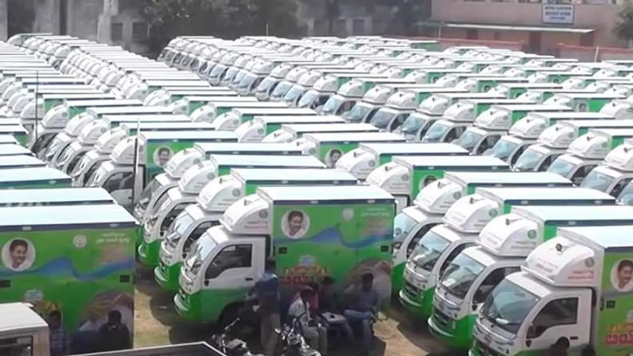 ఇంటింటికి రేషన్ పథకం: ఏపీ హైకోర్టు కీలక ఆదేశం ఇంటింటికి రేషన్ పథకం: ఏపీ హైకోర్టు కీలక ఆదేశం