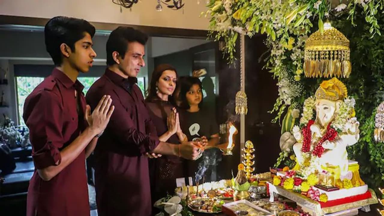 बॉम्बे हाईकोर्ट से सोनू सूद को राहत नहीं, कोर्ट ने कहा जो मेहनती है कानून उनकी ही मदद करता है बॉम्बे हाईकोर्ट से सोनू सूद को राहत नहीं, कोर्ट ने कहा जो मेहनती है कानून उनकी ही मदद करता है