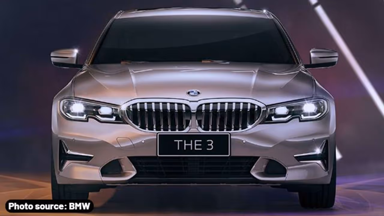 <p>According to BMW, the 3 Series Gran Limousine which in essence is a is long wheelbase version of the iconic BMW 3 Series.&nbsp;</p>

<p>The Gran Limousine comes with icon lights in the front, the standard 17 inch rims and the freeform double boarded tail pipes as well as the tail lights in 3D optic in the rear.&nbsp;<br />
&nbsp;</p>
