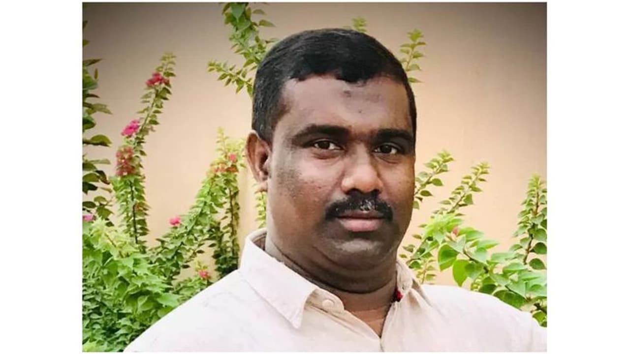 നാട്ടില് നിന്ന് സൗദി അറേബ്യയിലേക്ക് പുറപ്പെട്ട മലയാളി യുവാവ് ദുബൈയില് മരിച്ചു നാട്ടില് നിന്ന് സൗദി അറേബ്യയിലേക്ക് പുറപ്പെട്ട മലയാളി യുവാവ് ദുബൈയില് മരിച്ചു