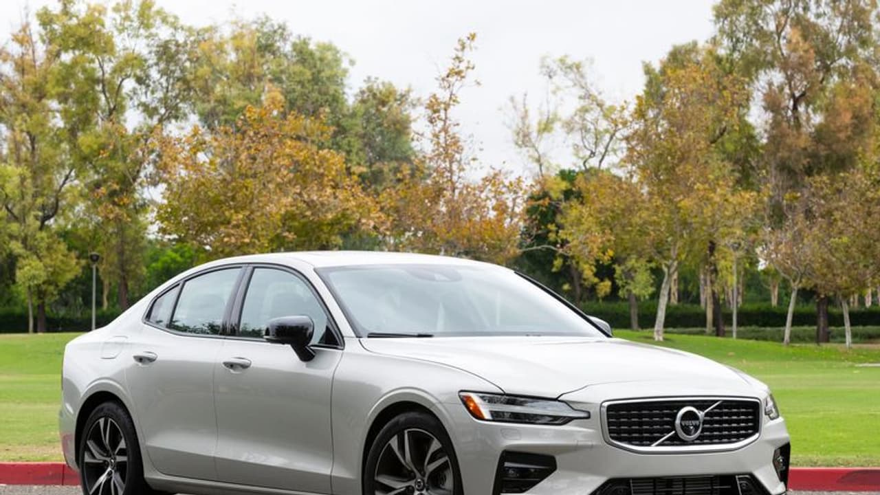 ക്രാഷ് ടെസ്റ്റില് മിന്നിച്ചു; സ്വീഡനില് നിന്നെത്തുന്ന വമ്പന് ഇന്ത്യയില് ക്രാഷ് ടെസ്റ്റില് മിന്നിച്ചു; സ്വീഡനില് നിന്നെത്തുന്ന വമ്പന് ഇന്ത്യയില്