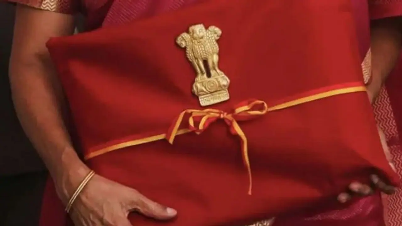 Budget 2021 : करदाताओं को मिल सकता है झटका, टैक्स स्लैब में बदलाव की कोई उम्मीद नहीं Budget 2021 : करदाताओं को मिल सकता है झटका, टैक्स स्लैब में बदलाव की कोई उम्मीद नहीं