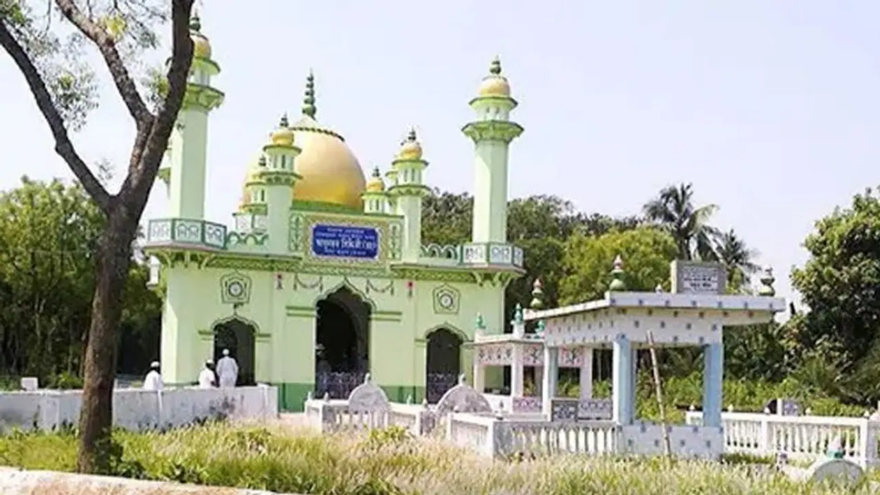 पं बंगाल: एक सूफी मजार प्रमुख ने ममता के लिए खड़ी कर दी मुश्किल, सीधे 90 सीटों को करेगा प्रभावित पं बंगाल: एक सूफी मजार प्रमुख ने ममता के लिए खड़ी कर दी मुश्किल, सीधे 90 सीटों को करेगा प्रभावित