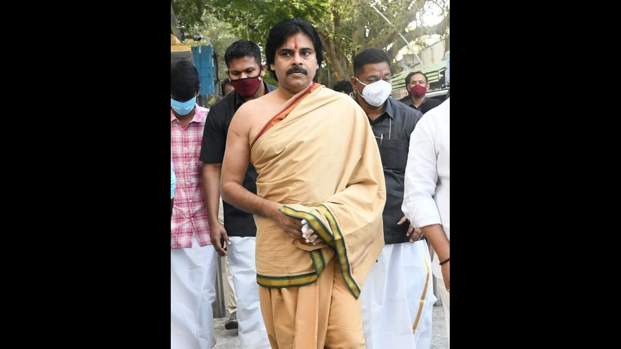 చర్చి, మసీదులపై దాడి జరిగితే ఇలానే ఉంటారా..? పవన్ కళ్యాణ్ చర్చి, మసీదులపై దాడి జరిగితే ఇలానే ఉంటారా..? పవన్ కళ్యాణ్