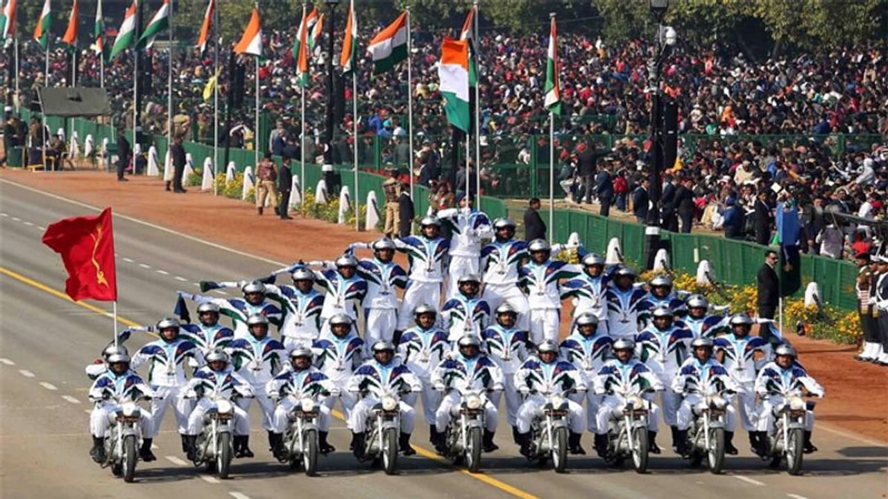 চলছে প্রজাতন্ত্র দিবস পালনের শেষ পর্বের প্রস্তুতি, সুরক্ষা ব্যবস্থার জন্য মোতায়েন বিশাল সশস্ত্র বাহিনী চলছে প্রজাতন্ত্র দিবস পালনের শেষ পর্বের প্রস্তুতি, সুরক্ষা ব্যবস্থার জন্য মোতায়েন বিশাল সশস্ত্র বাহিনী