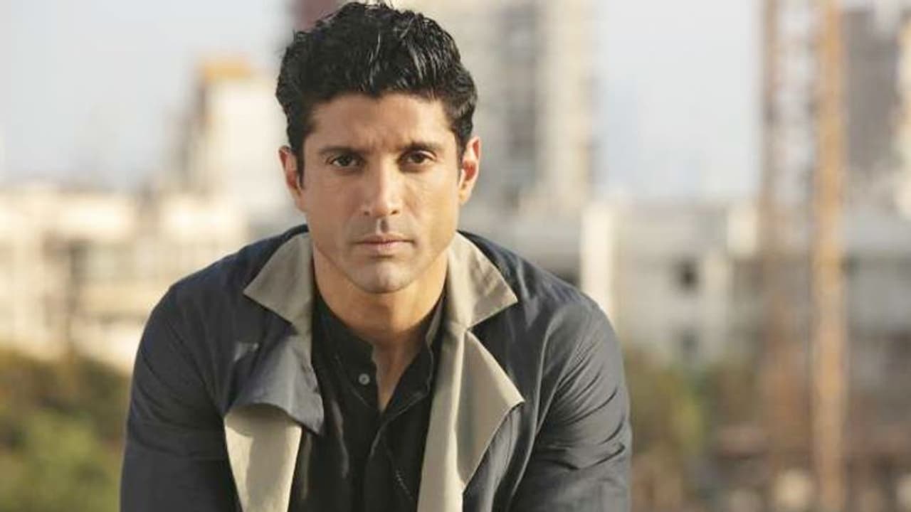 फरहान अख्तर के घर पहुंची 'मिर्जापुर पुलिस' लेकिन एक्टर ने नहीं दिया कोई रिस्पॉन्स, जानें आखिर केस क्या है फरहान अख्तर के घर पहुंची 'मिर्जापुर पुलिस' लेकिन एक्टर ने नहीं दिया कोई रिस्पॉन्स, जानें आखिर केस क्या है