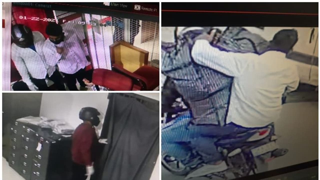 മുത്തൂറ്റ് കവര്ച്ച; പണം കവര്ന്നത് ഹെല്മറ്റ് ധരിച്ചെത്തിയ സംഘം, സിസിടിവി ദൃശ്യങ്ങള് പുറത്ത് മുത്തൂറ്റ് കവര്ച്ച; പണം കവര്ന്നത് ഹെല്മറ്റ് ധരിച്ചെത്തിയ സംഘം, സിസിടിവി ദൃശ്യങ്ങള് പുറത്ത്