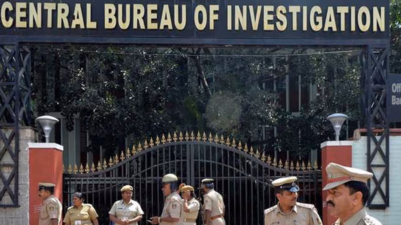 Post Poll Violence:রাজ্য পুলিশের তদন্তকারী অফিসারদের এবার তলব করল CBI Post Poll Violence:রাজ্য পুলিশের তদন্তকারী অফিসারদের এবার তলব করল CBI