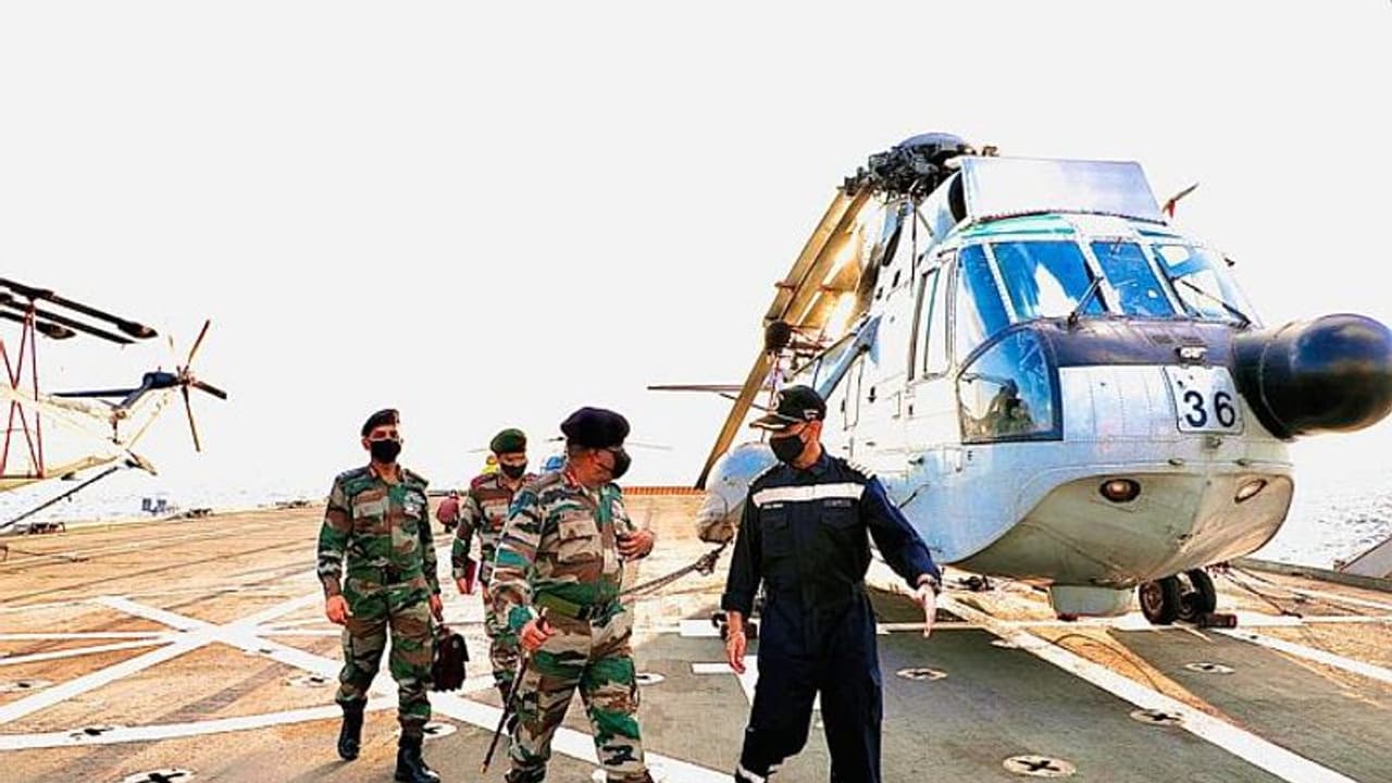 আন্দামান সাগরে যৌথ সামরিক মহড়া, ভারতীয় সশস্ত্র বাহিনীর অভ্যাস চলল জোর কদমে