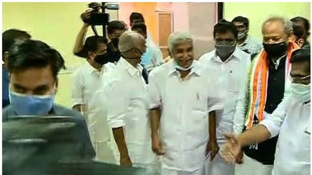 "പാര്ട്ടി വിടുമെന്ന് പറഞ്ഞില്ല"; പരാതിയുമായി കെവി തോമസ്, മേൽനോട്ട സമിതിയോഗത്തിന് കെ മുരളീധരൻ ഇല്ല "പാര്ട്ടി വിടുമെന്ന് പറഞ്ഞില്ല"; പരാതിയുമായി കെവി തോമസ്, മേൽനോട്ട സമിതിയോഗത്തിന് കെ മുരളീധരൻ ഇല്ല