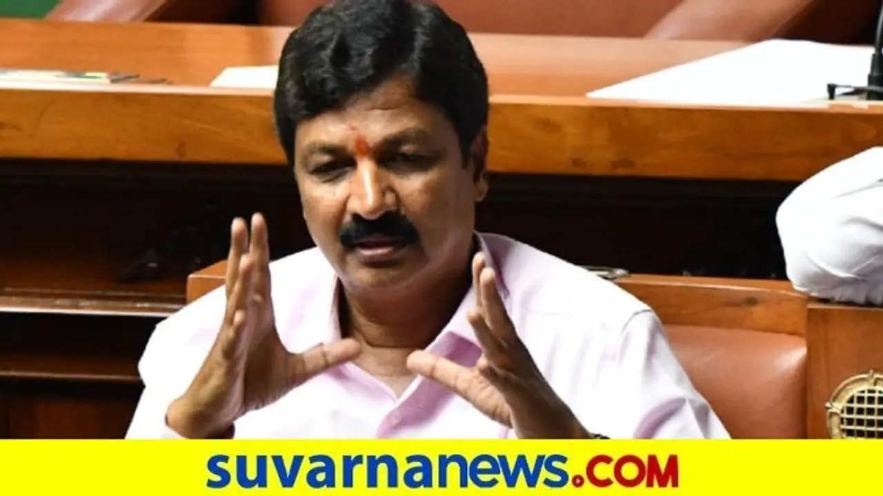 ಹೆಣ್ಮಕ್ಕಳ ಬಗ್ಗೆ ಜಾಸ್ತಿ ಮಾತಾಡ್ಬಾರದು: ರಮೇಶ ಜಾರಕಿಹೊಳಿ ಹೆಣ್ಮಕ್ಕಳ ಬಗ್ಗೆ ಜಾಸ್ತಿ ಮಾತಾಡ್ಬಾರದು: ರಮೇಶ ಜಾರಕಿಹೊಳಿ