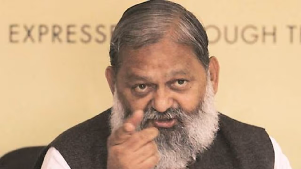 ಐಎಎಸ್ ವಿರುದ್ಧದ ಕ್ರಮಕ್ಕೆ ಆಗ್ರಹಿಸುತ್ತಿರುವ ರೈತರಿಗೆ ಎಚ್ಚರಿಕೆ ಕೊಟ್ಟ ಗೃಹ ಸಚಿವ! ಐಎಎಸ್ ವಿರುದ್ಧದ ಕ್ರಮಕ್ಕೆ ಆಗ್ರಹಿಸುತ್ತಿರುವ ರೈತರಿಗೆ ಎಚ್ಚರಿಕೆ ಕೊಟ್ಟ ಗೃಹ ಸಚಿವ!