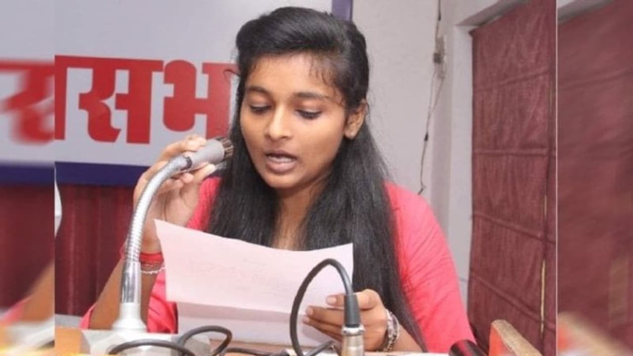 19 ವರ್ಷದ ಸೃಷ್ಟಿ ಗೋಸ್ವಾಮಿ ‘ಒಂದು ದಿನದ ಸಿಎಂ’! 19 ವರ್ಷದ ಸೃಷ್ಟಿ ಗೋಸ್ವಾಮಿ ‘ಒಂದು ದಿನದ ಸಿಎಂ’!