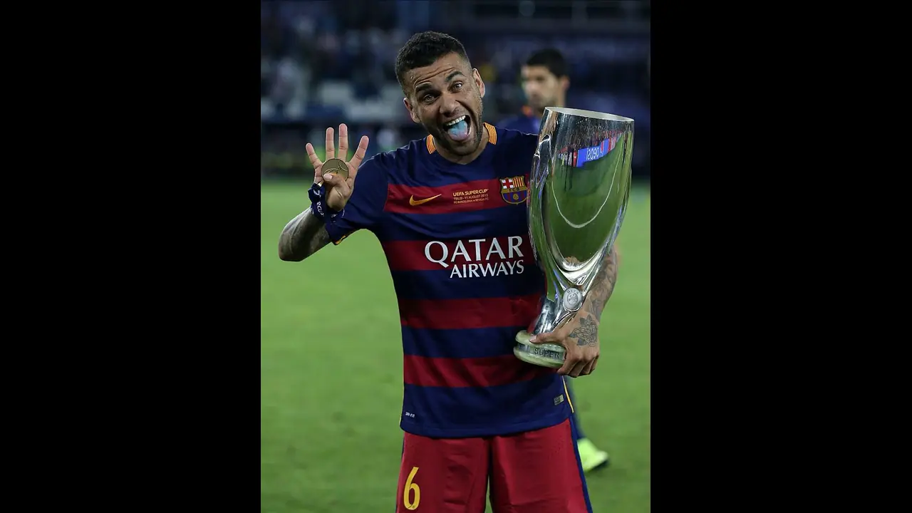 Dani Alves confirms Barcelona departure with farewell letter to fans Dani Alves confirms Barcelona departure with farewell letter to fans