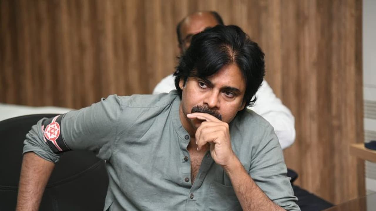 మత్స్యపురి ఘటన : పవన్ ను చూసి రెచ్చిపోతున్నారు.. ఊరుకునేది లేదు.. గ్రంథి శ్రీనివాస్ మత్స్యపురి ఘటన : పవన్ ను చూసి రెచ్చిపోతున్నారు.. ఊరుకునేది లేదు.. గ్రంథి శ్రీనివాస్