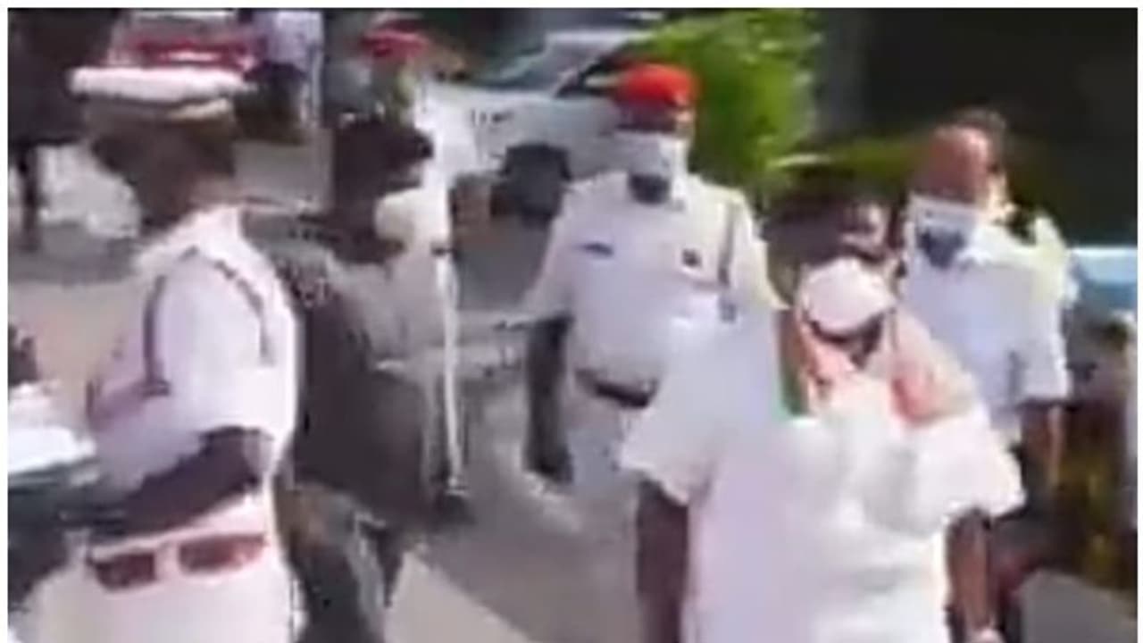 പുതുച്ചേരിയില് ചേരിമാറ്റം; ആറ് എംഎല്എമാര്ക്കൊപ്പം പാര്ട്ടിവിടുമെന്ന് കോൺഗ്രസ് മന്ത്രി നമശിവായം പുതുച്ചേരിയില് ചേരിമാറ്റം; ആറ് എംഎല്എമാര്ക്കൊപ്പം പാര്ട്ടിവിടുമെന്ന് കോൺഗ്രസ് മന്ത്രി നമശിവായം