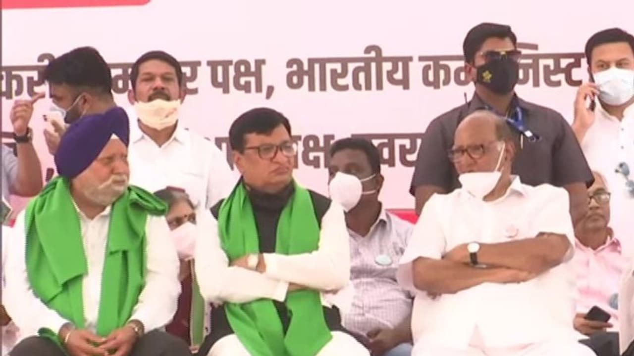 आजाद मैदान : शरद पवार बोले राज्यपाल के पास कंगना से मिलने का वक्त, लेकिन किसानों से नहीं आजाद मैदान : शरद पवार बोले राज्यपाल के पास कंगना से मिलने का वक्त, लेकिन किसानों से नहीं