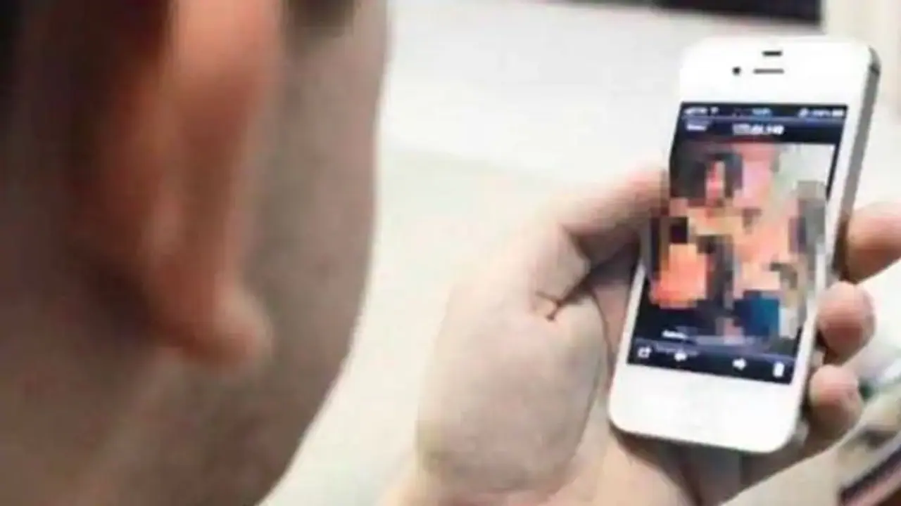 నగ్నంగా యువతి, తాను నగ్నంగా మారి... చివరకు కల కల్లలై... నగ్నంగా యువతి, తాను నగ్నంగా మారి... చివరకు కల కల్లలై...