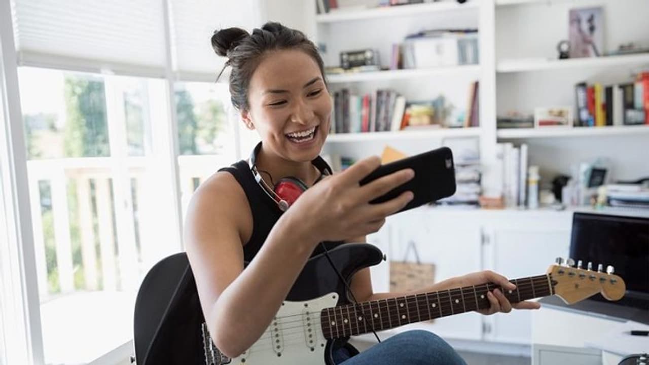 लॉन्ग डिस्टेंस रिलेशनशिप में रहते हैं तो फॉलो करें ये 5 रूल्स, रिश्ते में आ जाएगी गर्माहट लॉन्ग डिस्टेंस रिलेशनशिप में रहते हैं तो फॉलो करें ये 5 रूल्स, रिश्ते में आ जाएगी गर्माहट