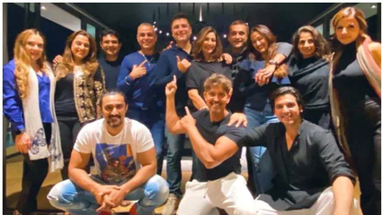 സുഹൃത്തിന്റെ ജന്മദിനം ഒരുമിച്ച് ആഘോഷിച്ച് ഹൃത്വിക് റോഷനും മുൻ ഭാര്യ സൂസന്നയും!