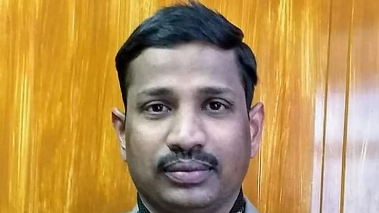 Statue of Galwan martyr Col Santosh Babu unveiled in hometown Suryapet Statue of Galwan martyr Col Santosh Babu unveiled in hometown Suryapet