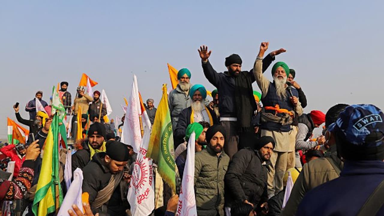 Farm laws| 'വാക്ക് മാത്രം പോരാ, രേഖ വേണം'; കര്ഷക സമരം തുടരാന് തീരുമാനം Farm laws| 'വാക്ക് മാത്രം പോരാ, രേഖ വേണം'; കര്ഷക സമരം തുടരാന് തീരുമാനം