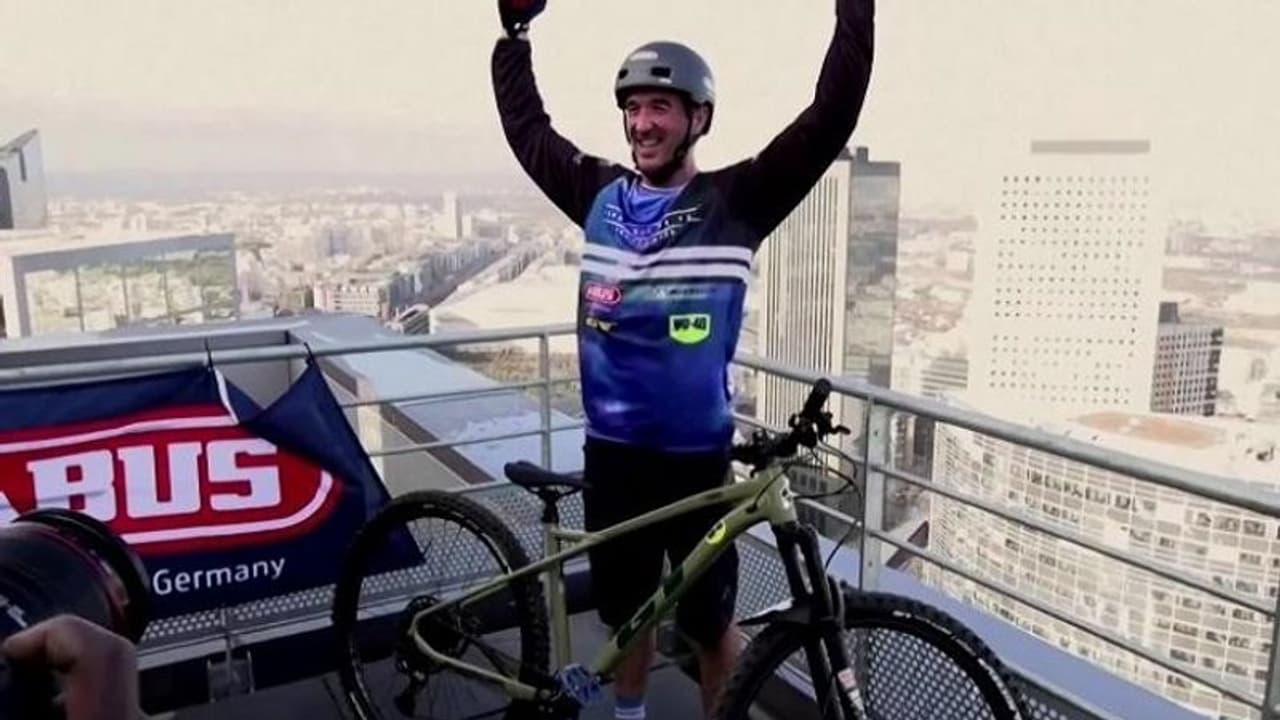 30 నిమిషాల్లో 33 ఫ్లోర్లు.. ఫ్రెంచ్ సైక్లిస్ట్ కొత్త రికార్డ్.. వీడియో వైరల్.. 30 నిమిషాల్లో 33 ఫ్లోర్లు.. ఫ్రెంచ్ సైక్లిస్ట్ కొత్త రికార్డ్.. వీడియో వైరల్..