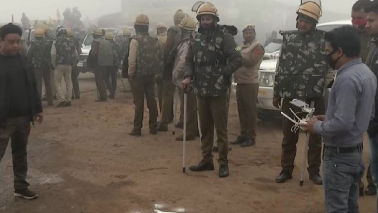 Manipur: అట్టుడుకుతోన్న మణిపూర్.. 5 రోజుల పాటు ఇంటర్నెట్ బంద్, 2 జిల్లాల్లో 144 సెక్షన్ Manipur: అట్టుడుకుతోన్న మణిపూర్.. 5 రోజుల పాటు ఇంటర్నెట్ బంద్, 2 జిల్లాల్లో 144 సెక్షన్