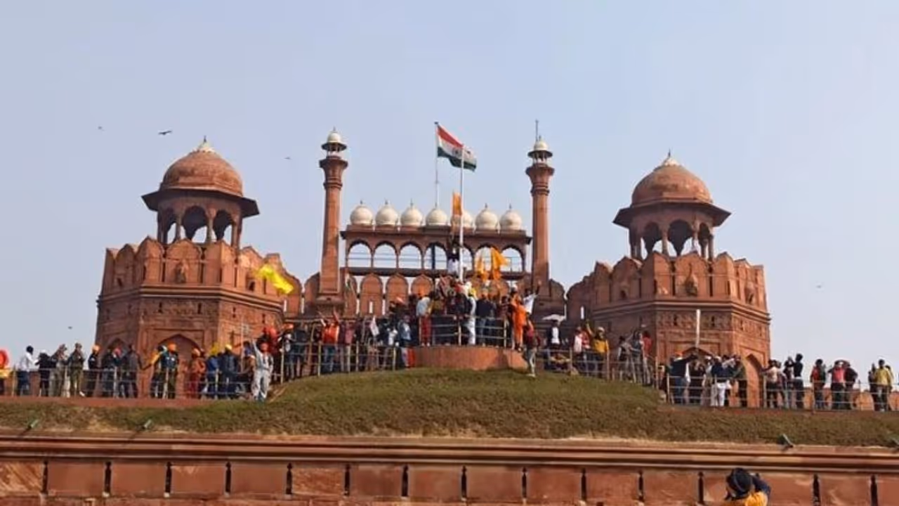 'ത്രിവര്‍ണ പതാകയെ അപമാനിച്ചത് രാജ്യം പൊറുക്കില്ല'; പ്രതികരണവുമായി കേന്ദ്രം