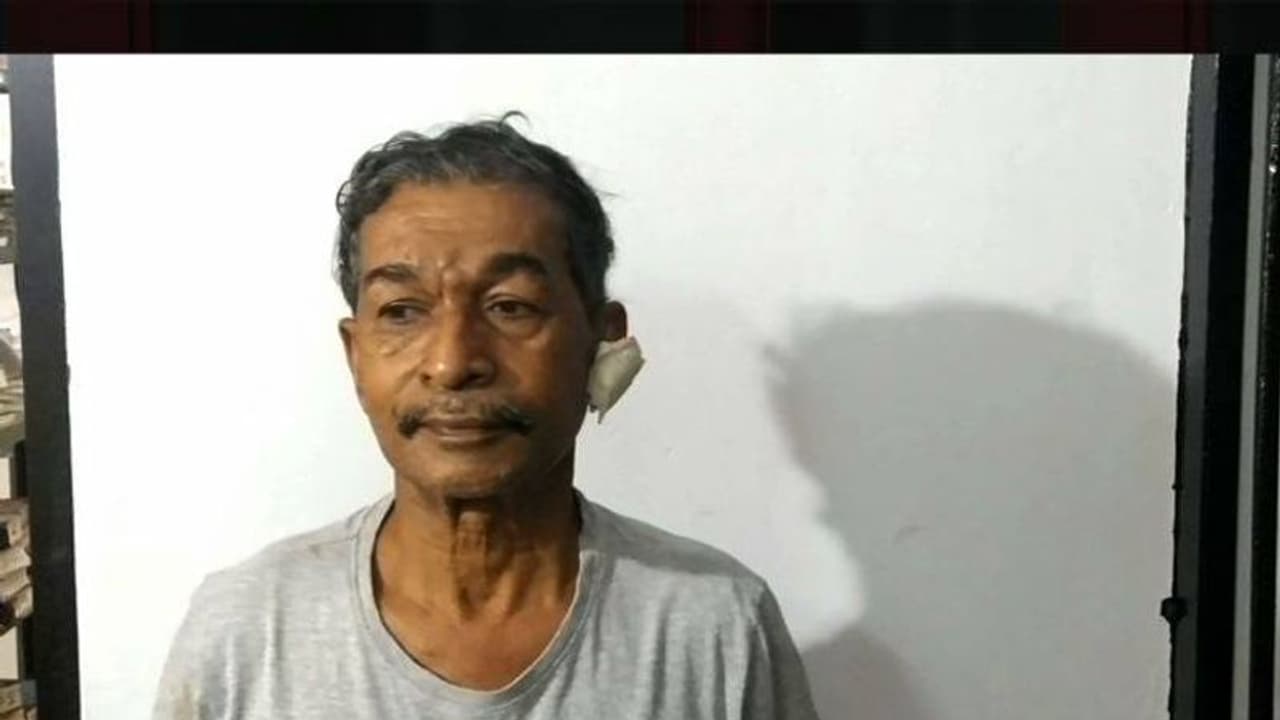 മദ്യലഹരിയിൽ അയൽവാസിയെ വെട്ടിപ്പരിക്കേൽപ്പിച്ചയാൾ അറസ്റ്റിൽ മദ്യലഹരിയിൽ അയൽവാസിയെ വെട്ടിപ്പരിക്കേൽപ്പിച്ചയാൾ അറസ്റ്റിൽ