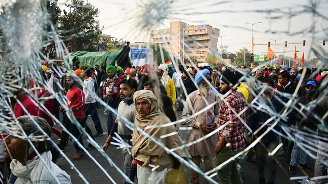 LRC : ಕಿಸಾನ್ ಕ್ರಾಂತಿ, ಹೆದ್ದಾರಿ ಬಂದ್, ಅನ್ನದಾತನ ಆಕ್ರೋಶಕ್ಕೆ ಮಣಿಯುತ್ತಾ ಕೇಂದ್ರ.? LRC : ಕಿಸಾನ್ ಕ್ರಾಂತಿ, ಹೆದ್ದಾರಿ ಬಂದ್, ಅನ್ನದಾತನ ಆಕ್ರೋಶಕ್ಕೆ ಮಣಿಯುತ್ತಾ ಕೇಂದ್ರ.?