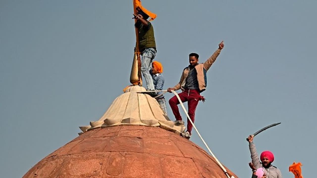 ಕೆಂಪುಕೋಟೆಯಲ್ಲಿ ಸಿಖ್ ಧ್ವಜಾರೋಹಣ ಮಾಡಿದ ದೀಪ್ ಸಿದು ಮಹತ್ವದ ಹೇಳಿಕೆ!
