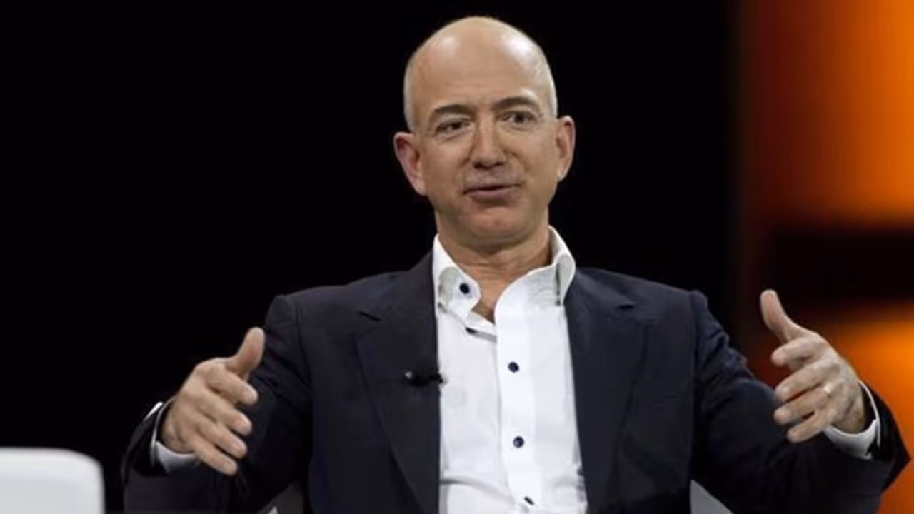 ആമസോൺ സ്ഥാപകൻ ജെഫ് ബെസോസ് സിഇഒ സ്ഥാനമൊഴിയും ആമസോൺ സ്ഥാപകൻ ജെഫ് ബെസോസ് സിഇഒ സ്ഥാനമൊഴിയും