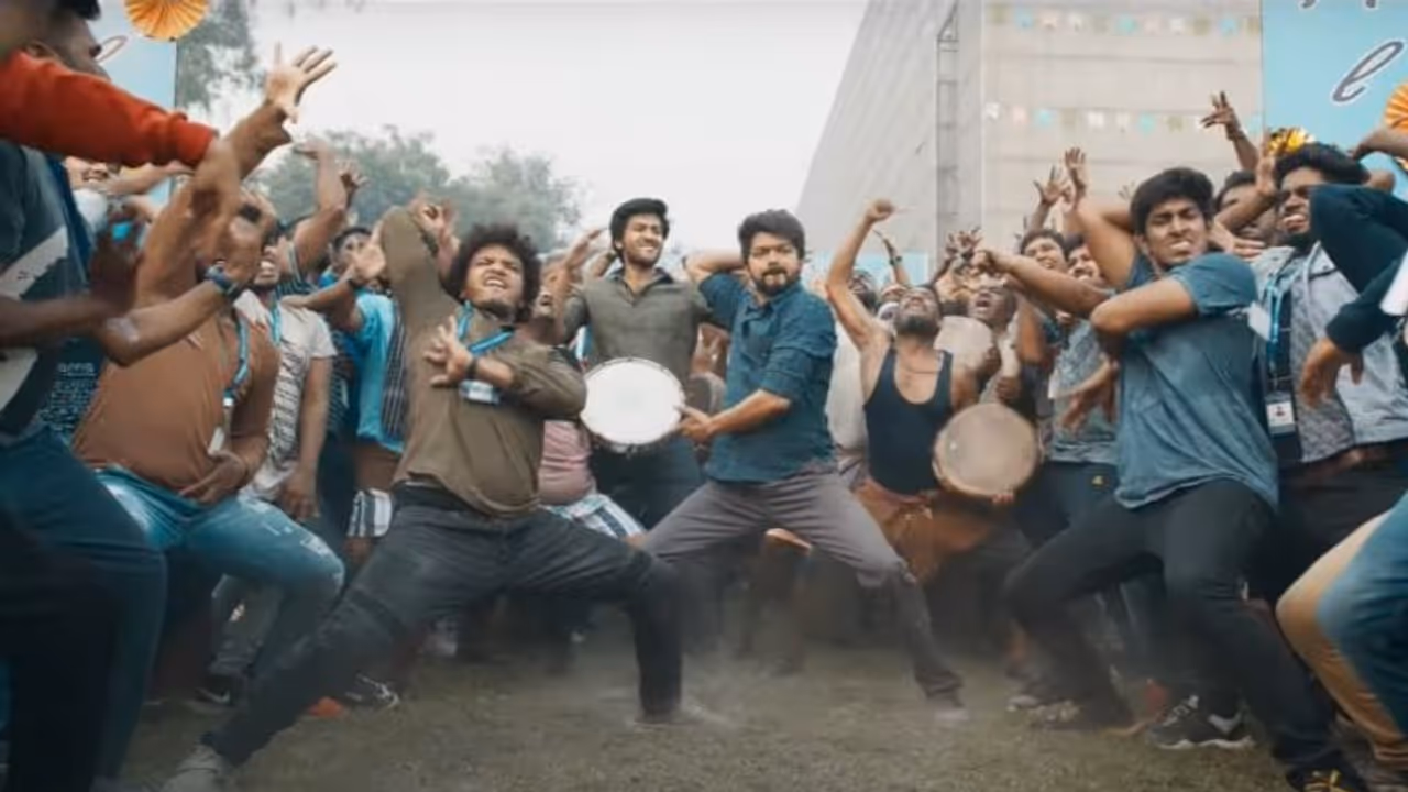 போடுடா வெடிய... 'வாத்தி கம்மிங்' பாடலின் வேற லெவல் சாதனை..! தெறிக்க விடும் ரசிகர்கள்..! போடுடா வெடிய... 'வாத்தி கம்மிங்' பாடலின் வேற லெவல் சாதனை..! தெறிக்க விடும் ரசிகர்கள்..!