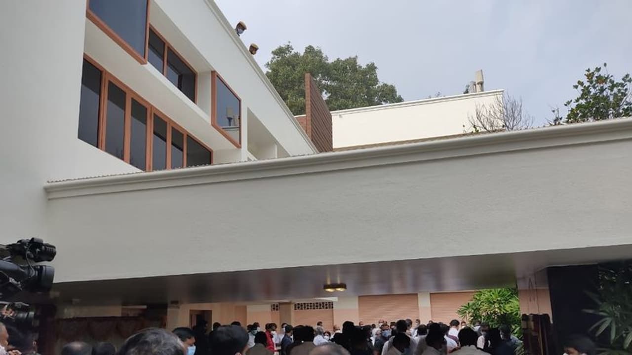 ஜெயலலிதாவின் போயஸ் தோட்ட இல்லம் நினைவு இல்லமாக மாறுகிறது.. முதலமைச்சர் எடப்பாடியார் திறந்து வைக்கிறார். ஜெயலலிதாவின் போயஸ் தோட்ட இல்லம் நினைவு இல்லமாக மாறுகிறது.. முதலமைச்சர் எடப்பாடியார் திறந்து வைக்கிறார்.