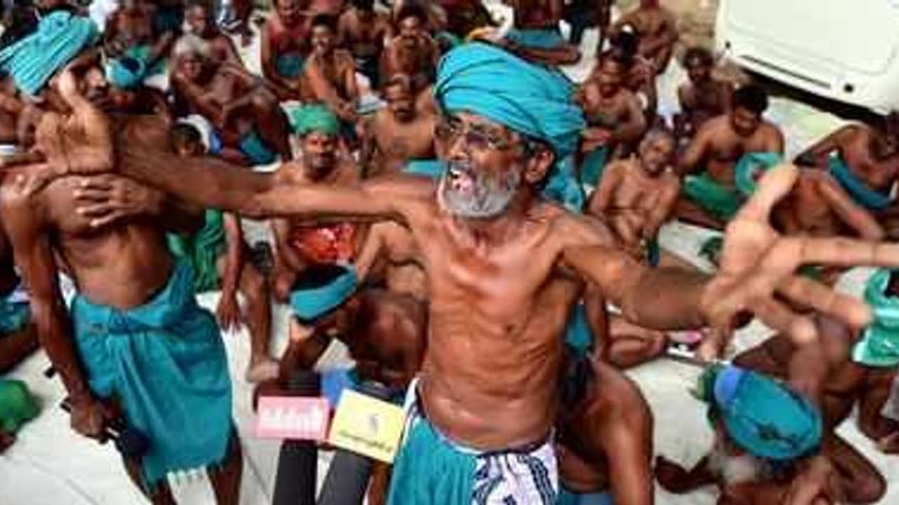 வேளாண் சட்டங்களை எதிர்த்து போராடும் விவசாயிகளை கைது, சிறை.. அரசின் நடவடிக்கைகள் கம்யூனிஸ்ட் கட்சி கண்டனம். வேளாண் சட்டங்களை எதிர்த்து போராடும் விவசாயிகளை கைது, சிறை.. அரசின் நடவடிக்கைகள் கம்யூனிஸ்ட் கட்சி கண்டனம்.