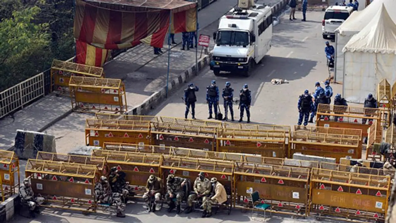 एक्शन में दिल्ली पुलिस: योगेंद्र यादव सहित 20 किसान नेताओं को नोटिस, 3 दिन में जवाब मांगा है एक्शन में दिल्ली पुलिस: योगेंद्र यादव सहित 20 किसान नेताओं को नोटिस, 3 दिन में जवाब मांगा है