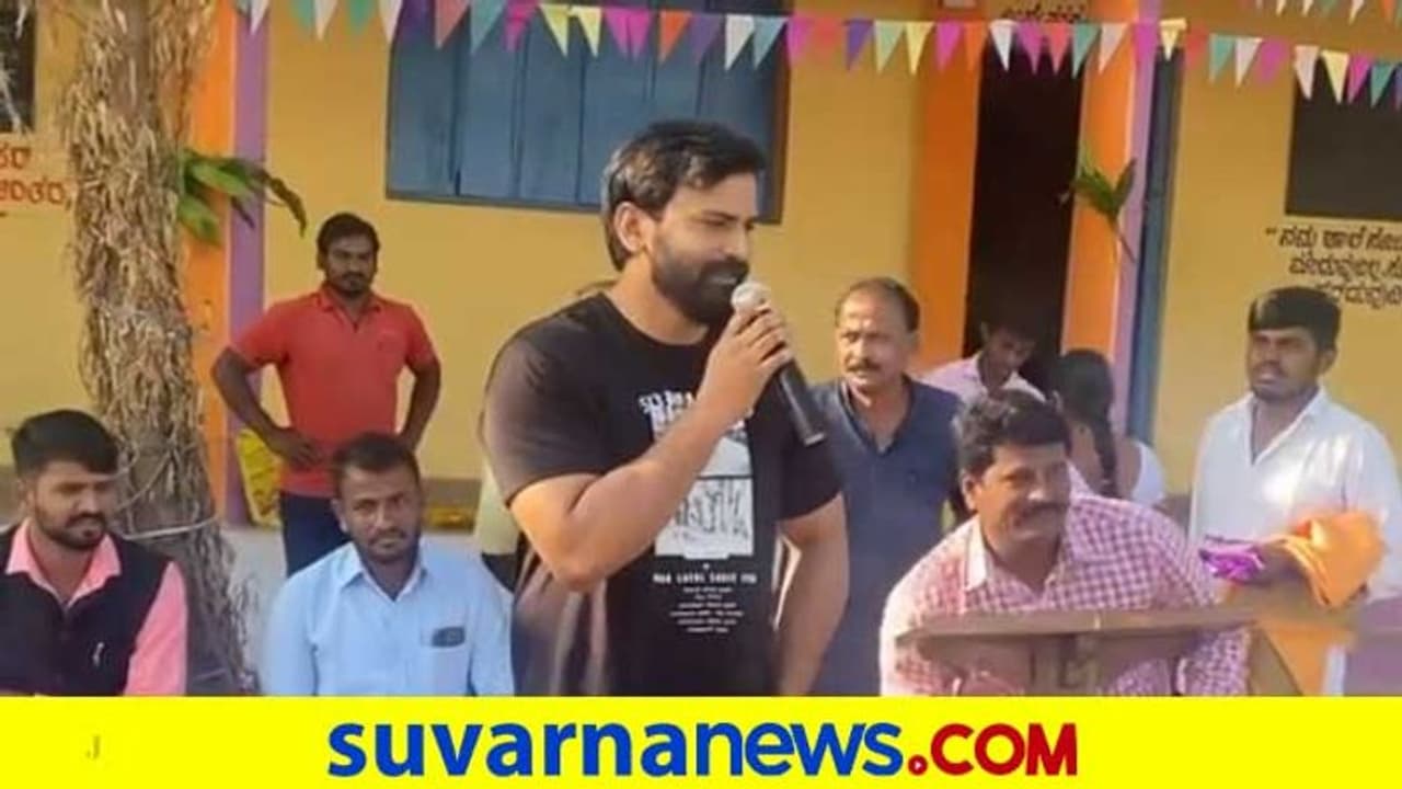 ಮನುಷ್ಯ ಬೆಳೀತಾ ಬೆಳೀತಾ ಭ್ರಷ್ಟನಾಗುತ್ತಾನೆ; ನಟ ಧನಂಜಯ್ ಭಾಷಣ ವೈರಲ್! ಮನುಷ್ಯ ಬೆಳೀತಾ ಬೆಳೀತಾ ಭ್ರಷ್ಟನಾಗುತ್ತಾನೆ; ನಟ ಧನಂಜಯ್ ಭಾಷಣ ವೈರಲ್!